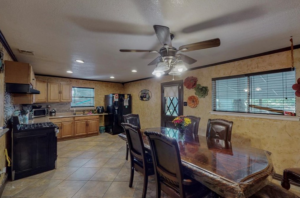 11513 Oak Tree Rd, Mesquite TX exterior