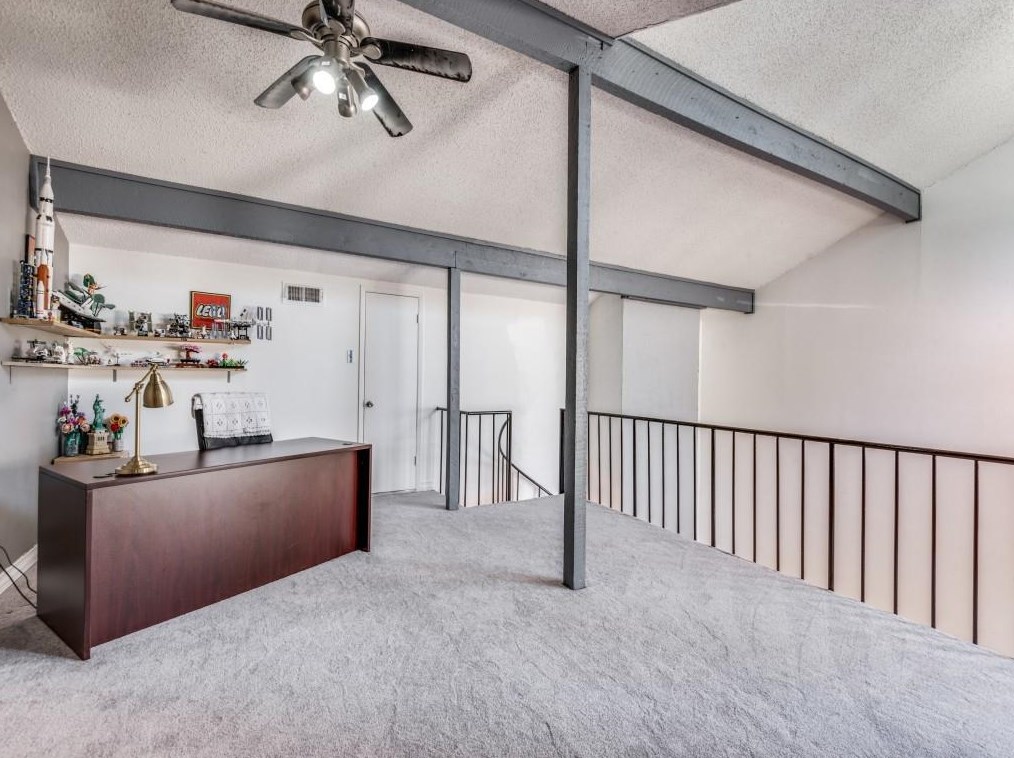 9711 Smokefeather Ln, Dallas TX  exterior