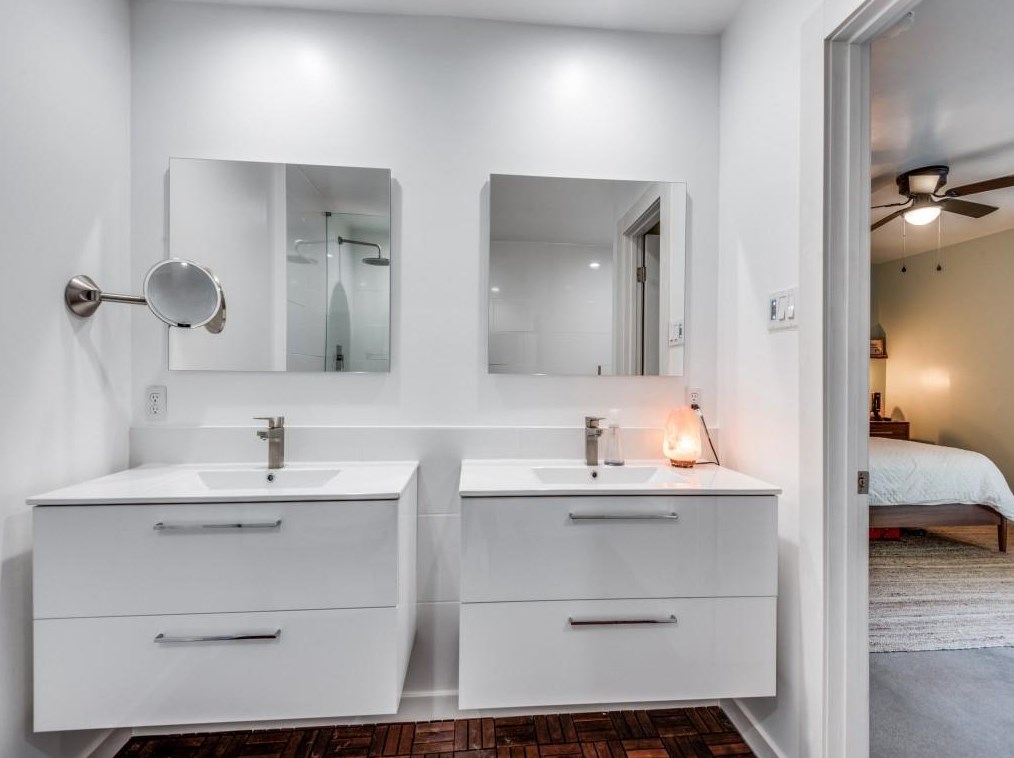 9711 Smokefeather Ln, Dallas TX  exterior