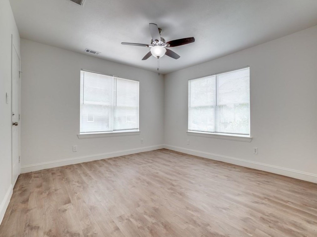 2631 Lenway St, Dallas TX  75215-3531 exterior