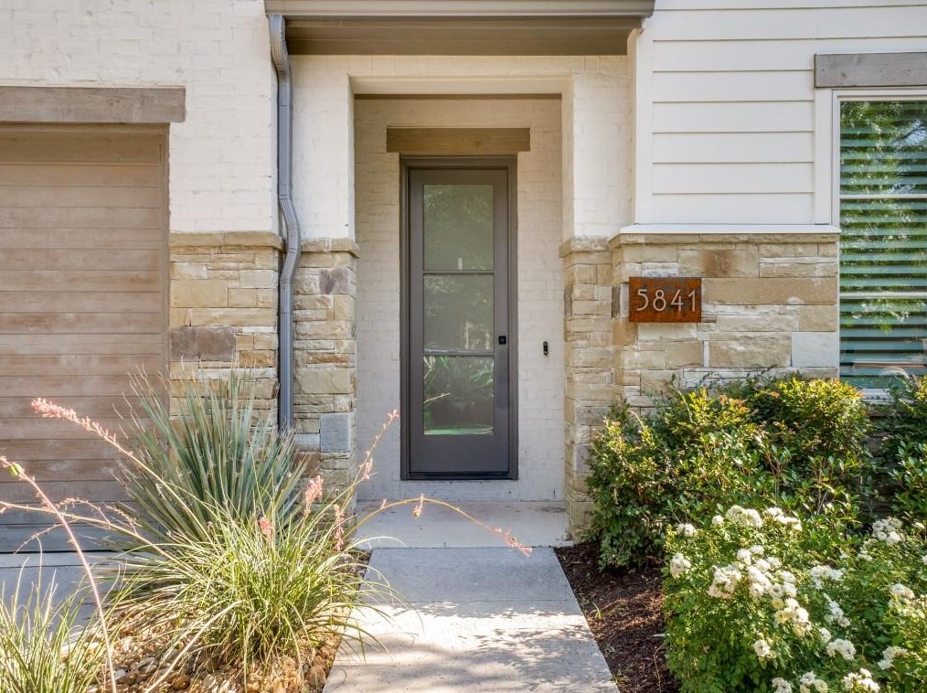 5841 Martel Ave, Dallas TX  75206-5779 exterior