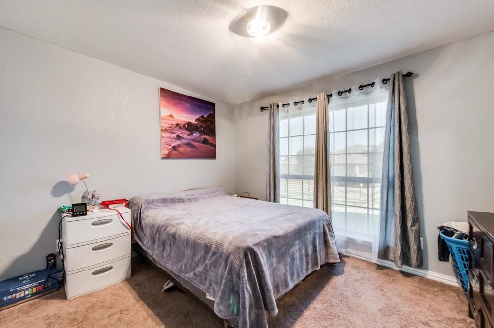 7419 Pineberry Rd, Dallas TX 75249-1327 exterior