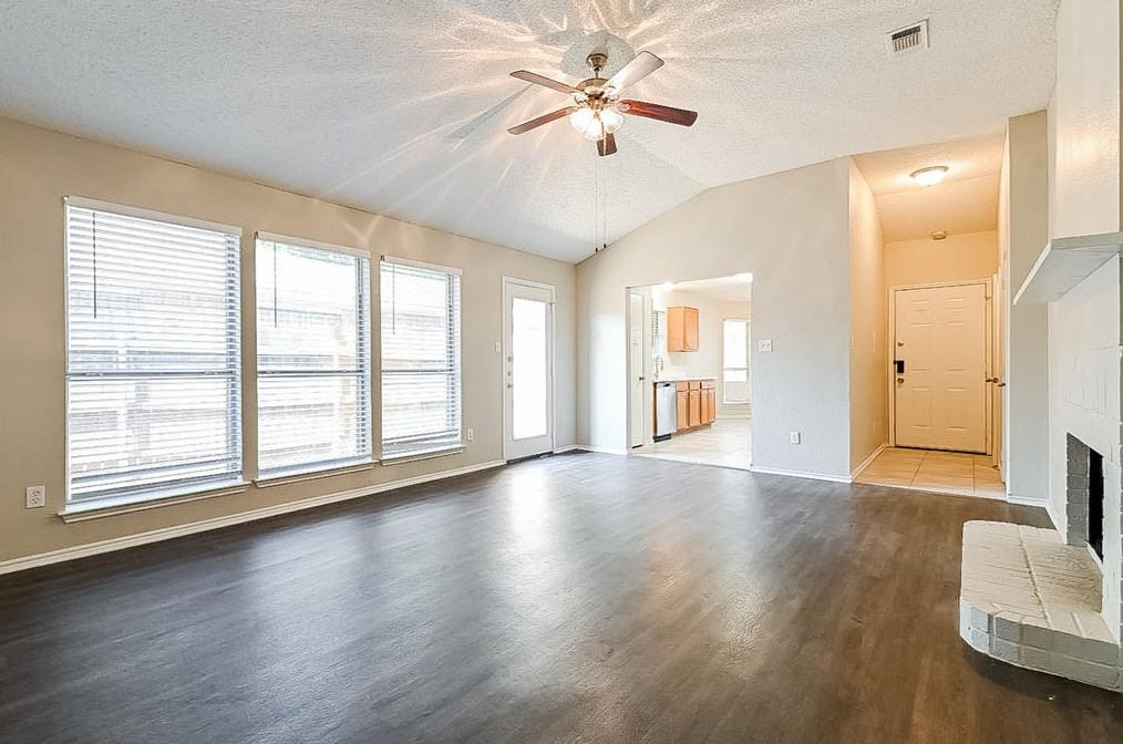 2307 Licorice Pl, Dallas TX  75217-8670 exterior