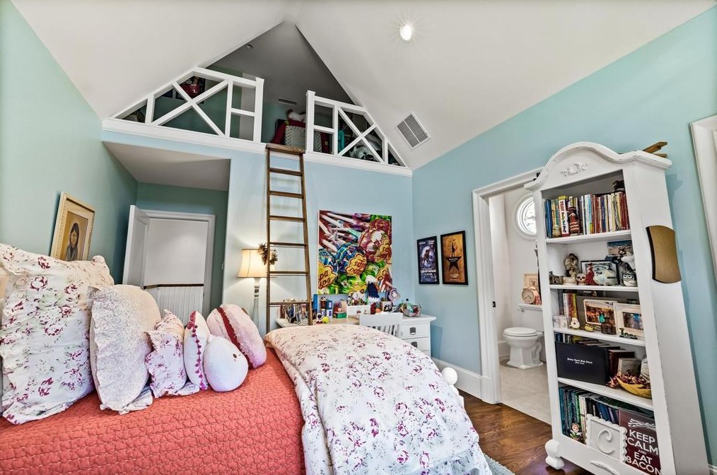 6713 Vanderbilt Ave, Dallas TX  75206-6136 exterior