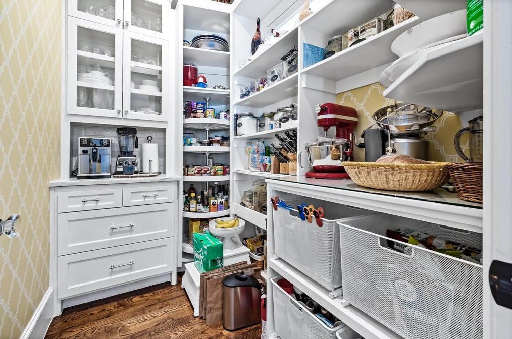 6713 Vanderbilt Ave, Dallas TX  75206-6136 exterior