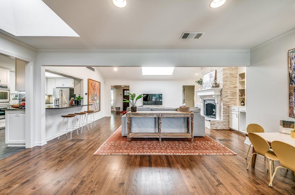 9619 Mossridge Dr, Dallas TX  75238-2538 exterior