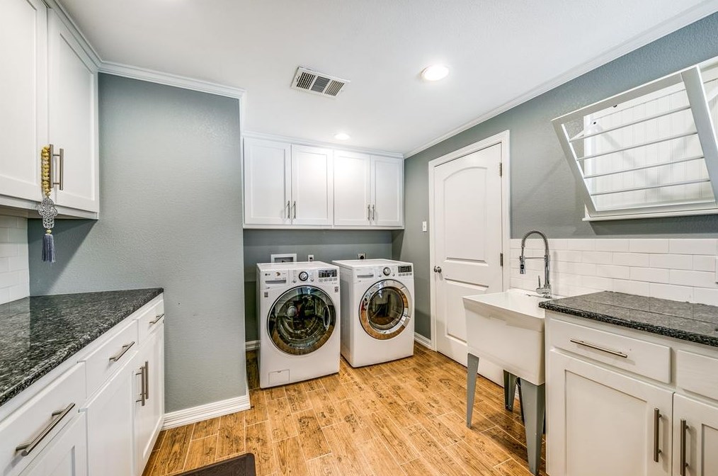 9619 Mossridge Dr, Dallas TX  75238-2538 exterior