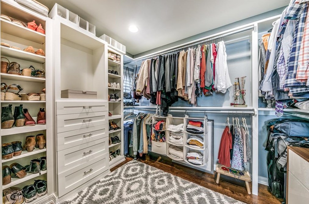 9619 Mossridge Dr, Dallas TX  75238-2538 exterior