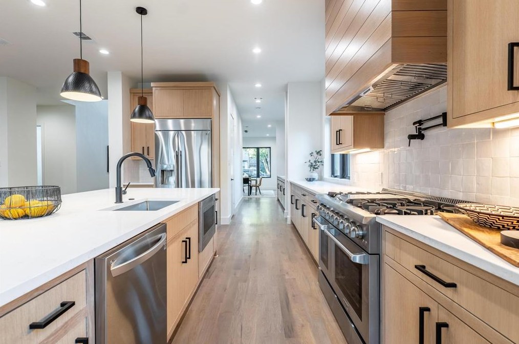 6230 Kenwood Ave, Dallas TX 75206-5515 exterior