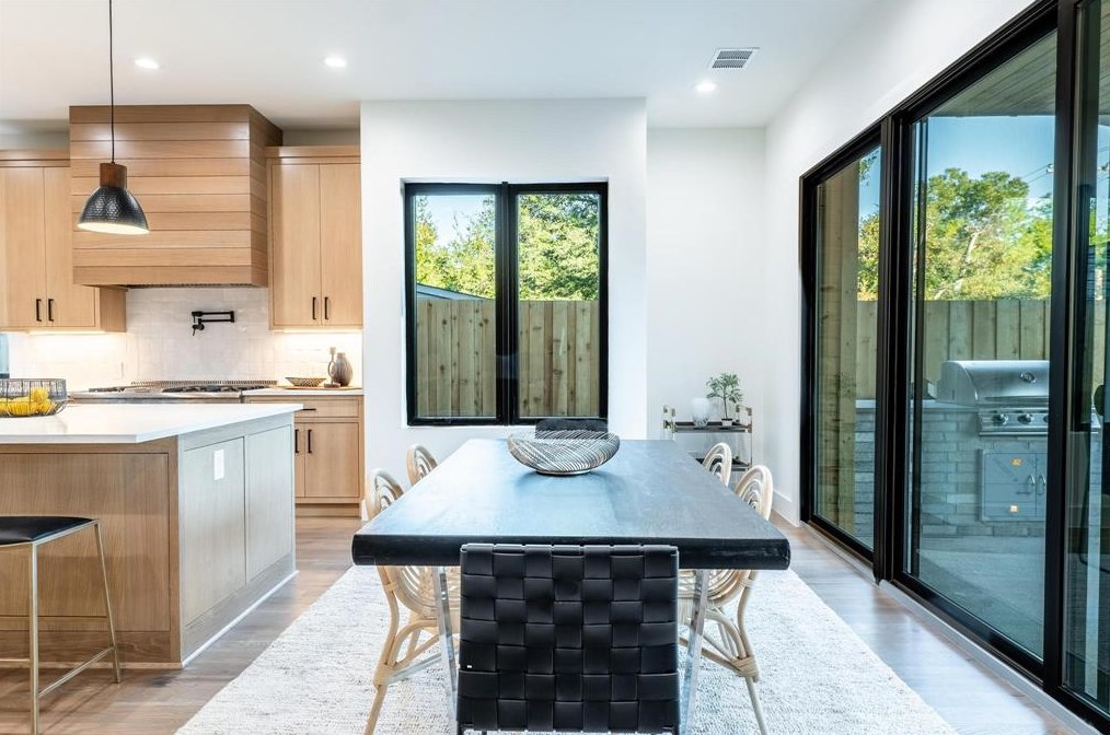 6230 Kenwood Ave, Dallas TX 75206-5515 exterior