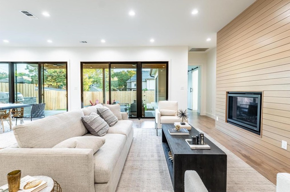 6230 Kenwood Ave, Dallas TX 75206-5515 exterior