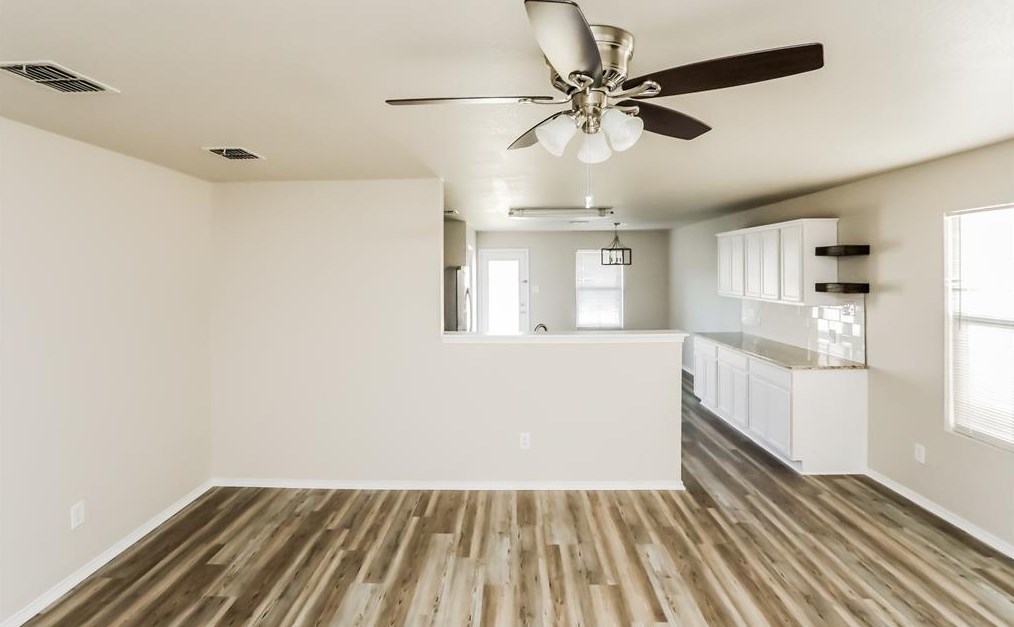 1048 Castle Top Dr, Haslet TX  76052-4896 exterior