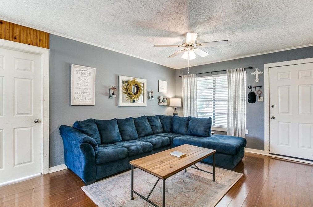 828 Bullock St, Coppell TX 75019-4530 exterior