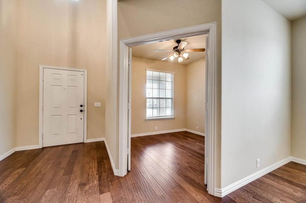 2928 Albares, Grand Prairie TX  75054-6512 exterior