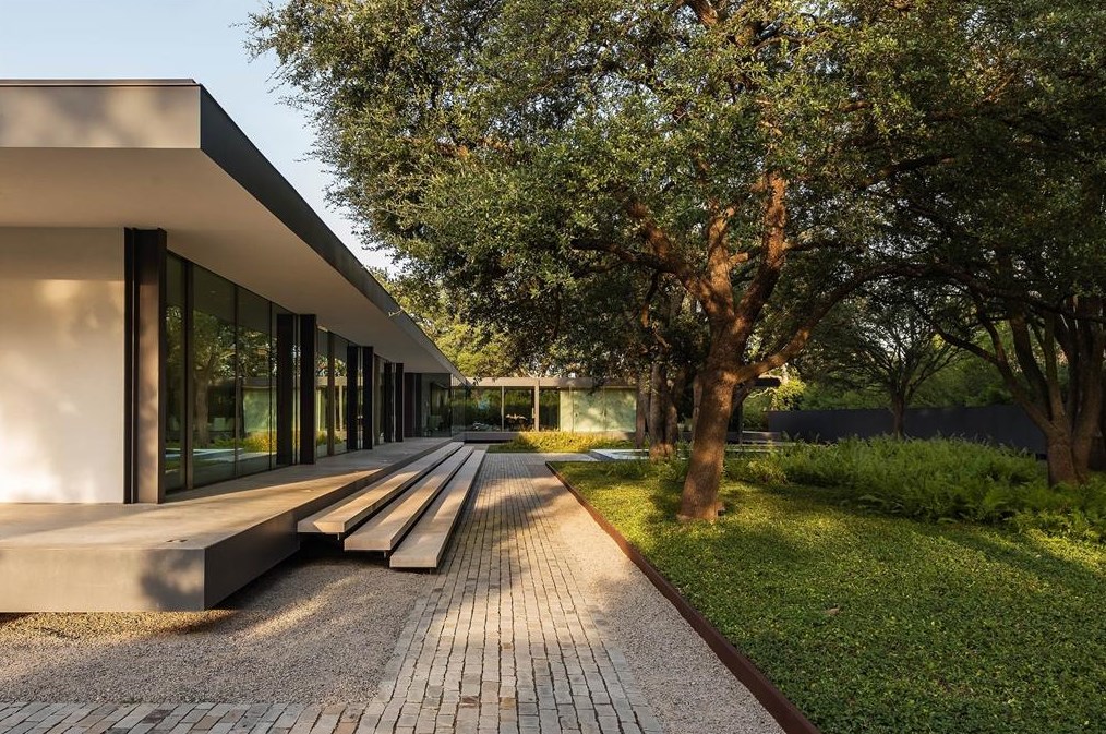 11345 Ricks Cir, Dallas TX  75230-3029 exterior