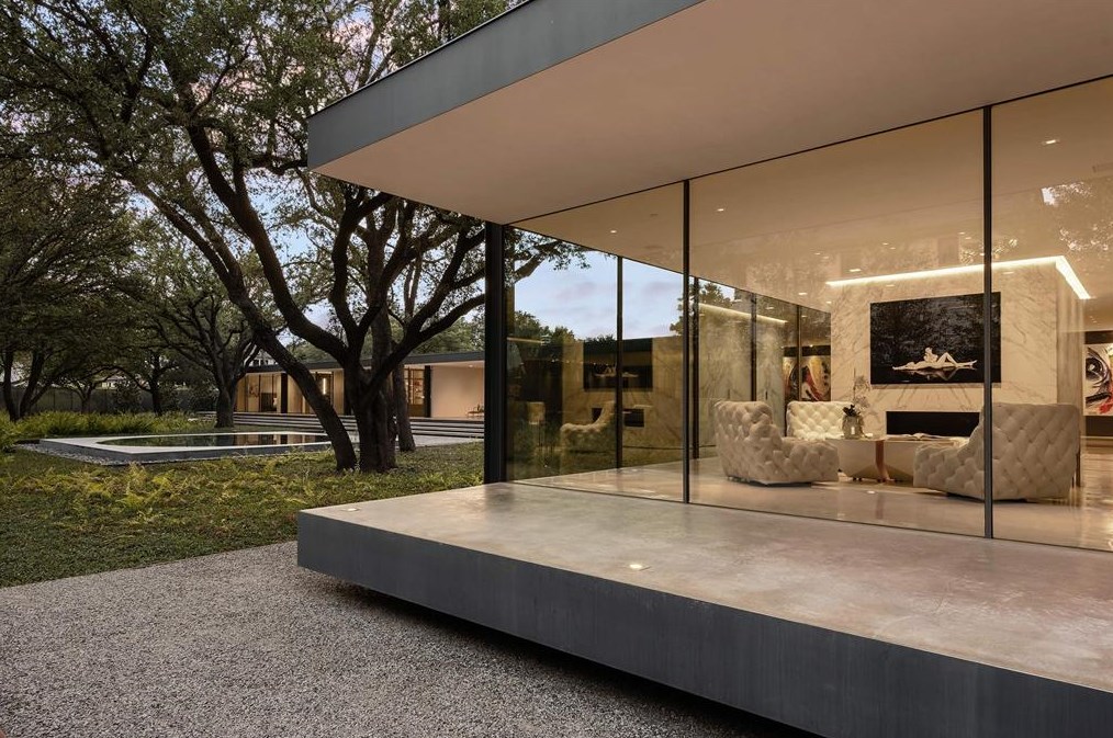 11345 Ricks Cir, Dallas TX  75230-3029 exterior