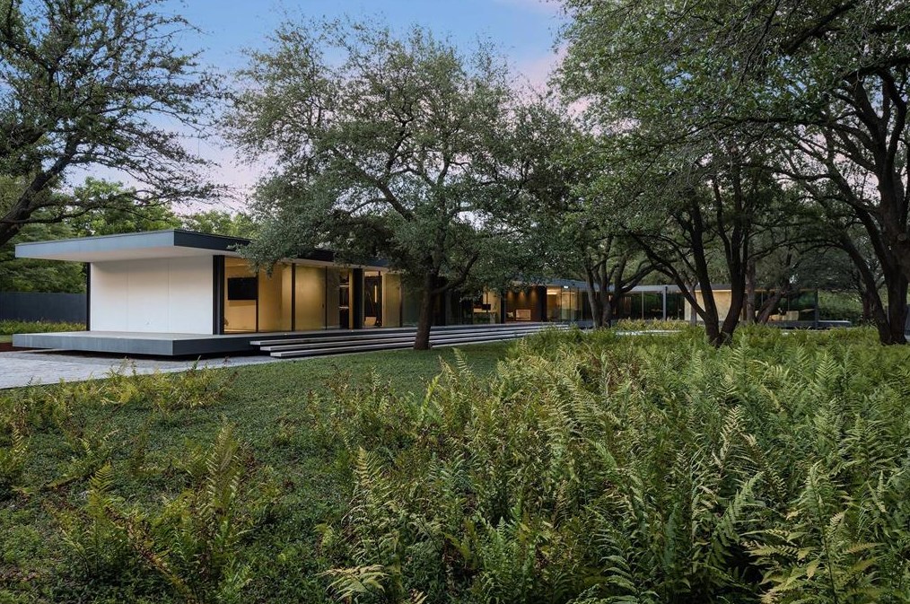 11345 Ricks Cir, Dallas TX  75230-3029 exterior