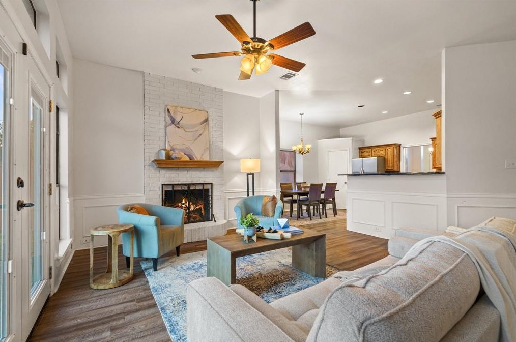 4204 Clf Dr, Carrollton TX 75010-4031 exterior