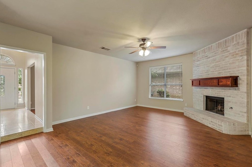 4845 Park Brook Dr, North Richland Hills, TX 76137