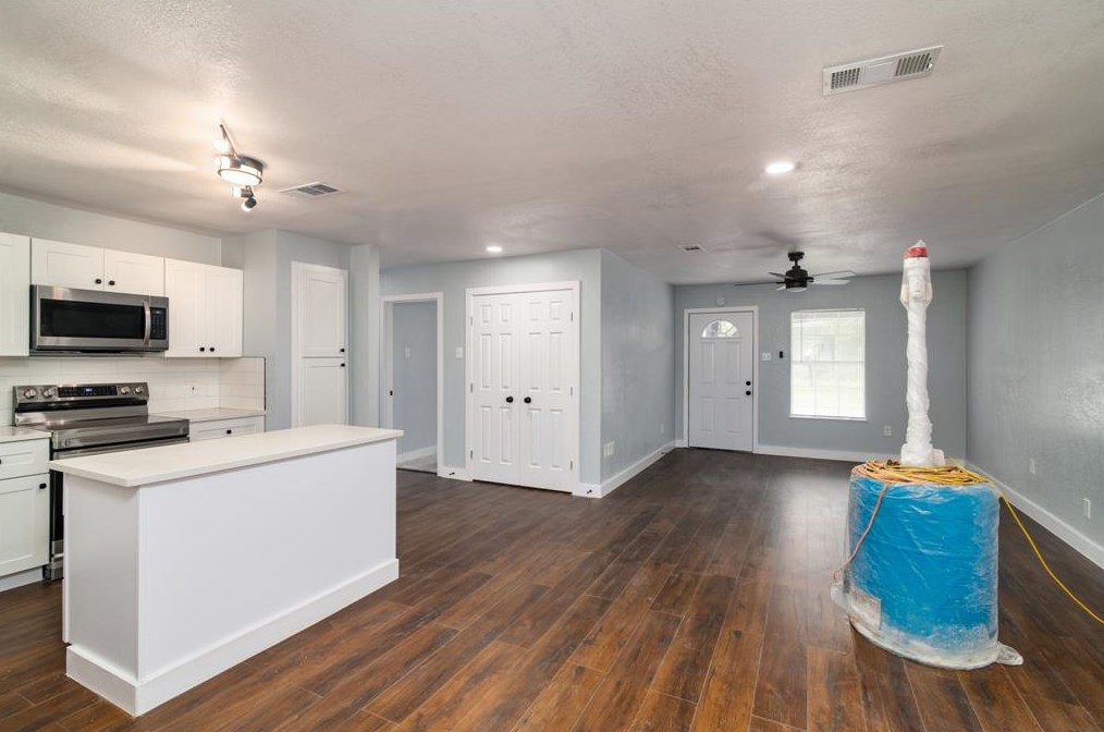 1237 Pentagon Pkwy, Dallas TX  75216-6992 exterior