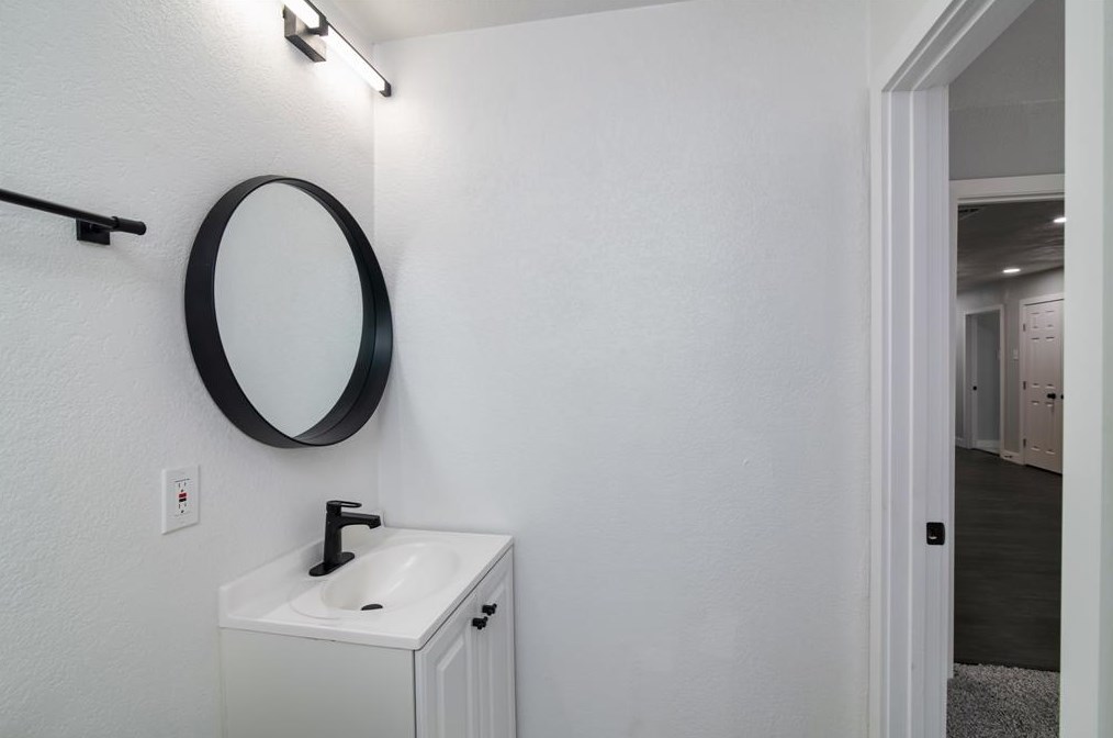 1237 Pentagon Pkwy, Dallas TX  75216-6992 exterior