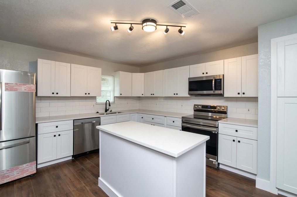 1237 Pentagon Pkwy, Dallas TX  75216-6992 exterior