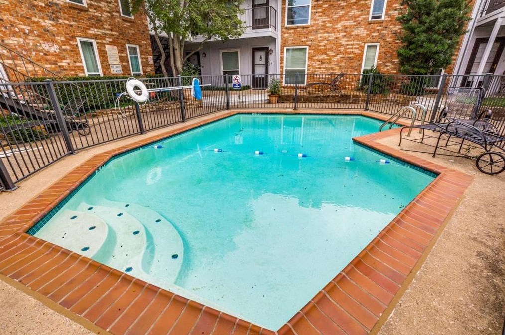 4317 Hartford St, Dallas TX  75219-2633 exterior