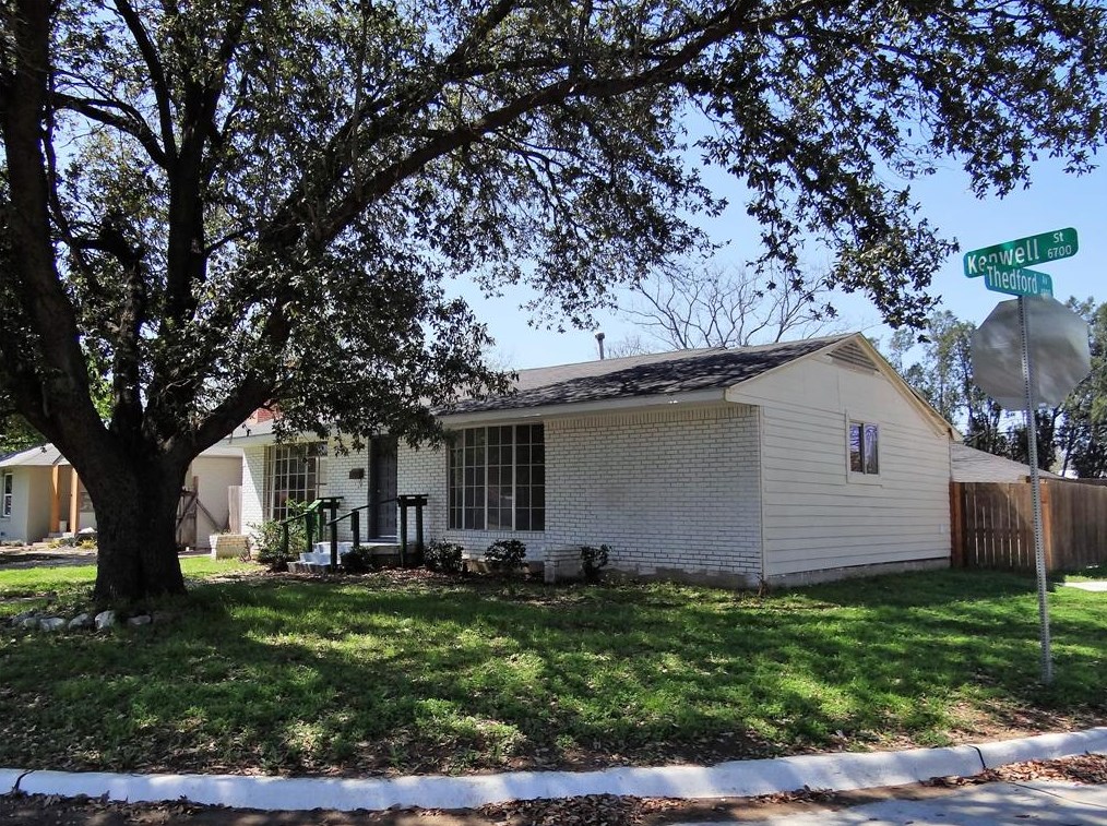 6737 Kenwell St, Dallas TX  75209-5345 exterior