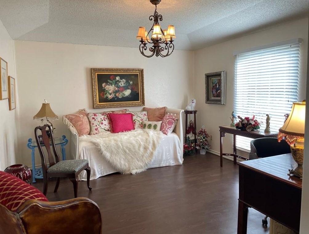 16334 Lauder Ln, Dallas TX  75248-2349 exterior