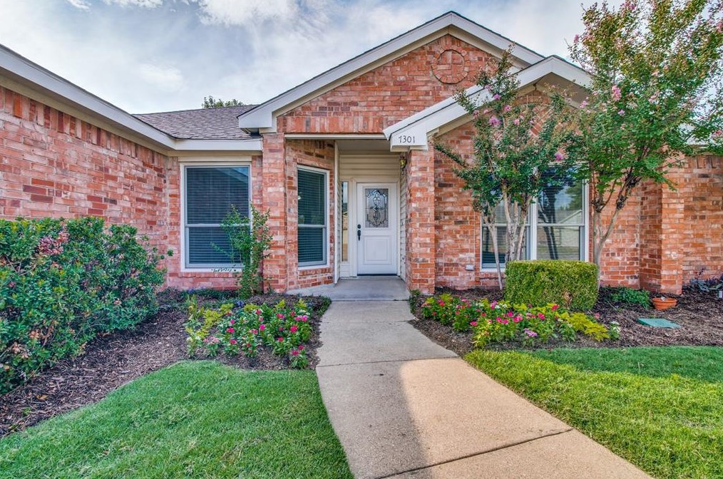 7301 Dartmouth Dr, Rowlett TX  75089-3073 exterior