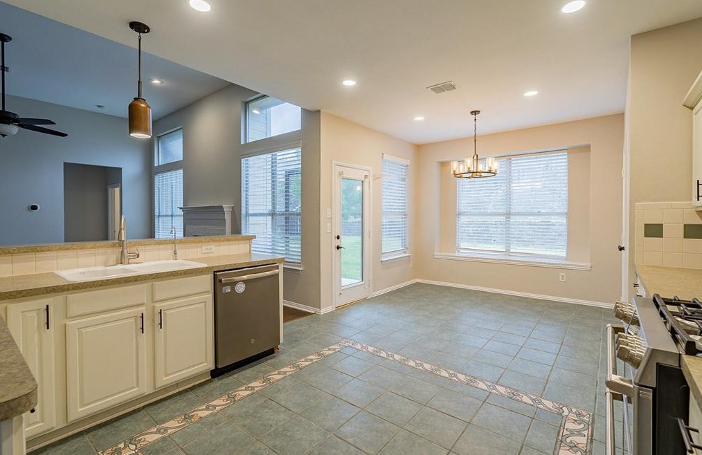 4619 Julian Dr, Mesquite TX 75150-8211 exterior