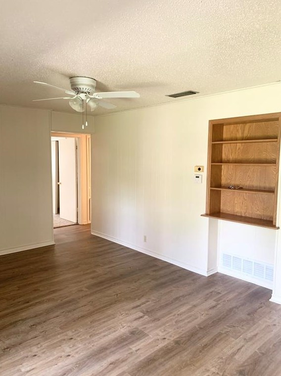 2716 Mark Dr, Mesquite TX  75150-5141 exterior