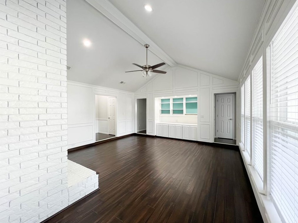 1210 Shawnee Trl, Carrollton TX  75007-6234 exterior