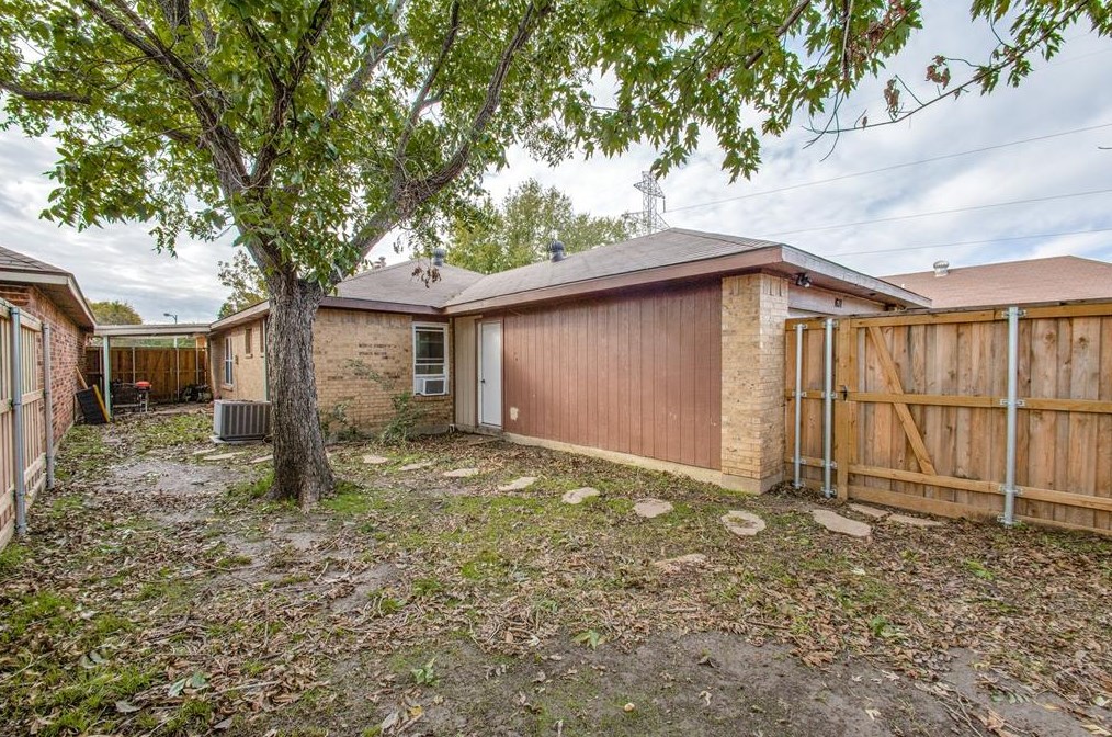 1631 Windmill Ln, Mesquite TX 75149-6863 exterior