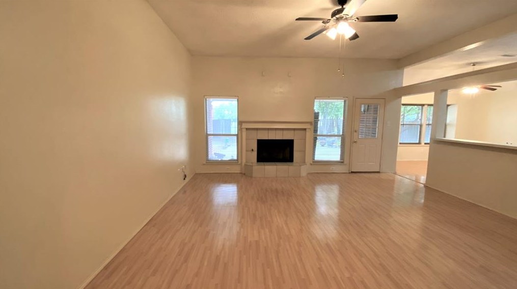 4102 Hideaway Dr, Arlington TX  76017-3344 exterior