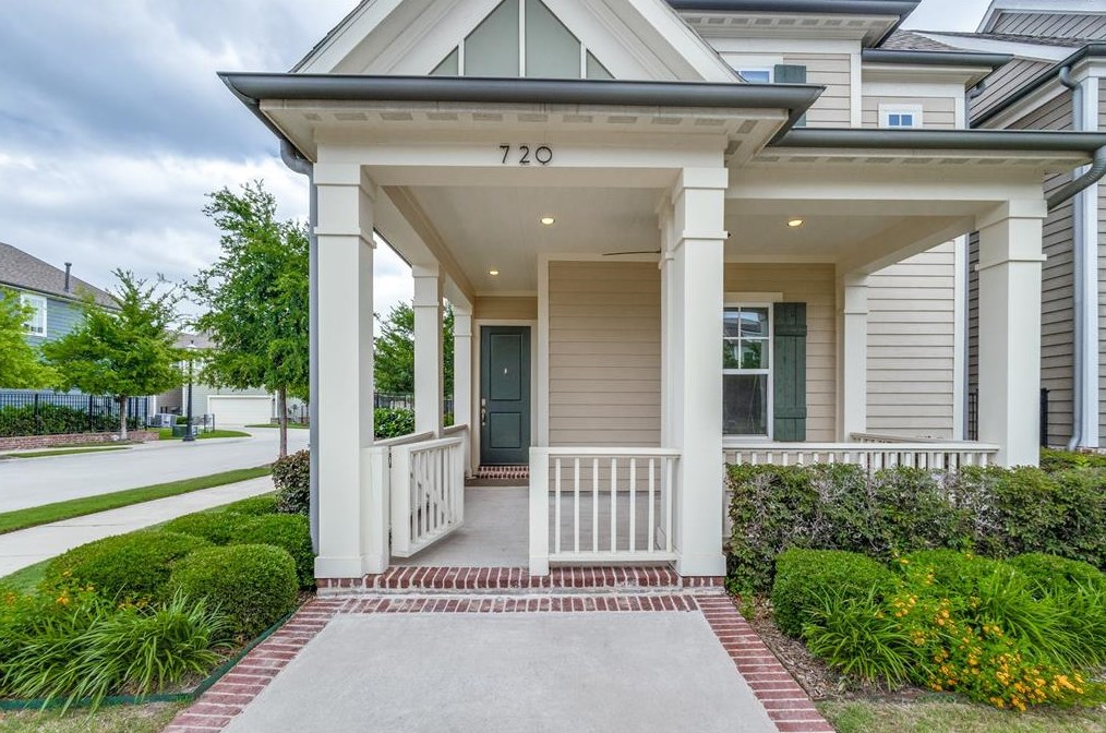 720 Coppell Rd, Coppell TX  75019-4512 exterior
