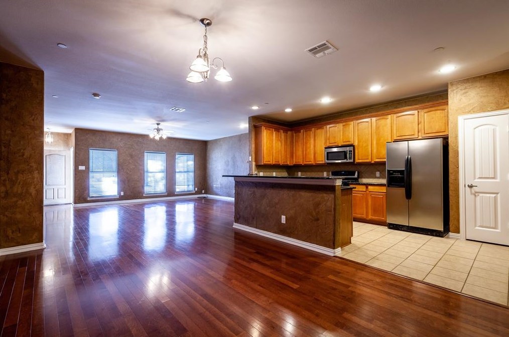 8816 Stargazer Dr, Mckinney TX  75070-6413 exterior