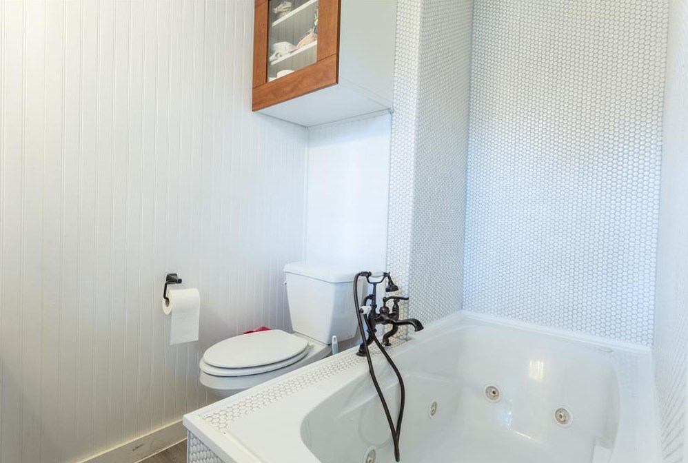 6665 Highgate Ln, Dallas TX 75214-2200 exterior