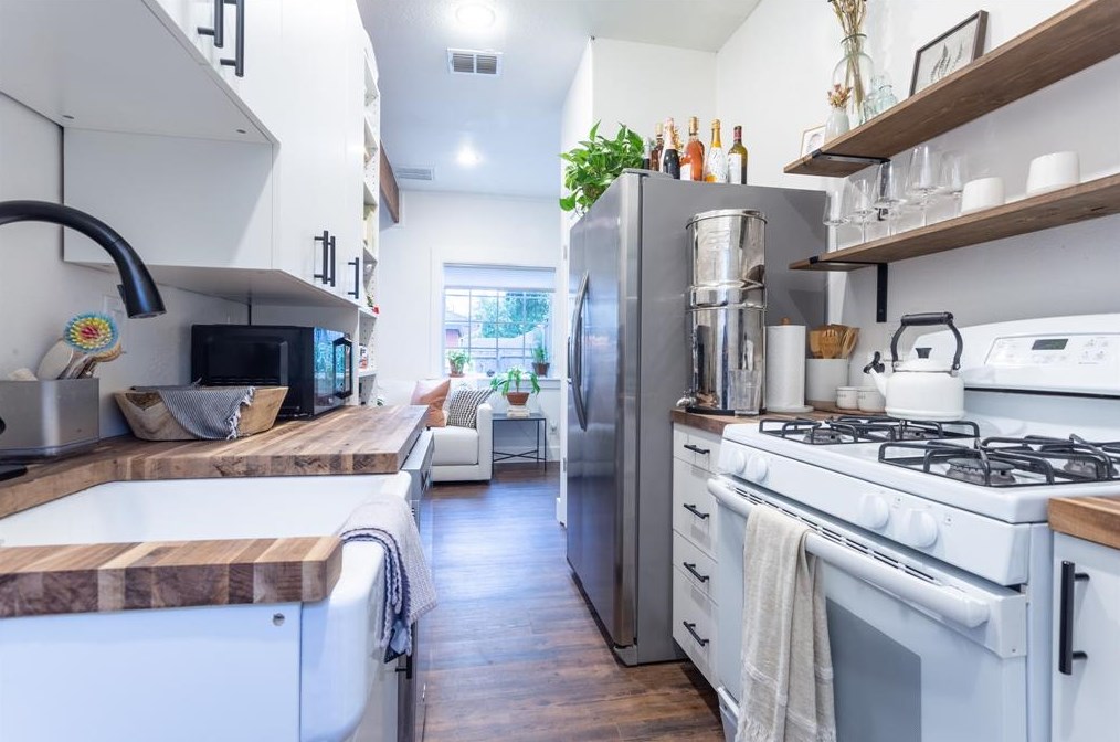 6665 Highgate Ln, Dallas TX 75214-2200 exterior