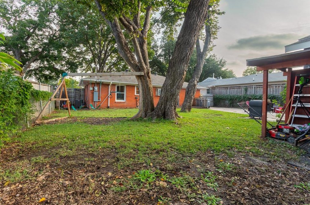 6665 Highgate Ln, Dallas TX 75214-2200 exterior