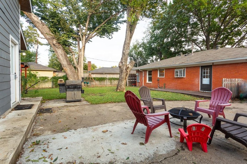 6665 Highgate Ln, Dallas TX 75214-2200 exterior