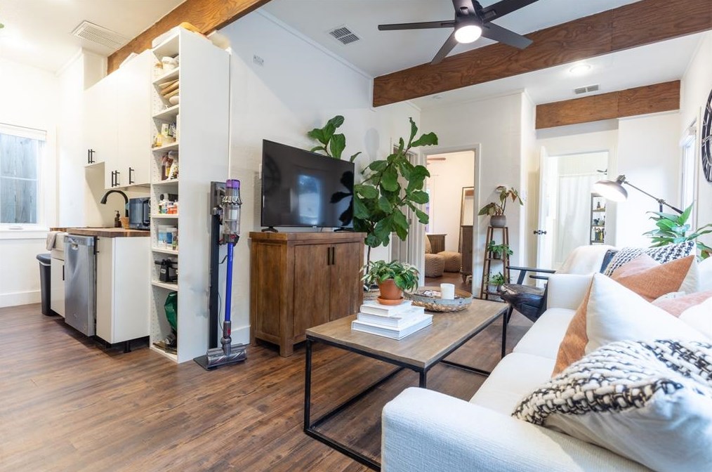 6665 Highgate Ln, Dallas TX 75214-2200 exterior