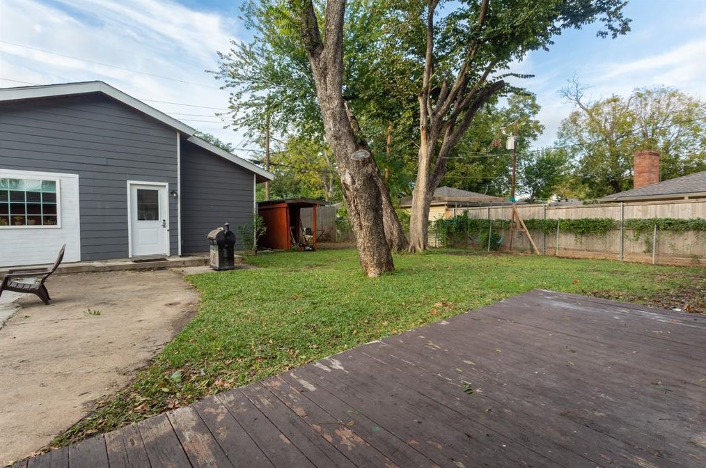 6665 Highgate Ln, Dallas TX 75214-2200 exterior