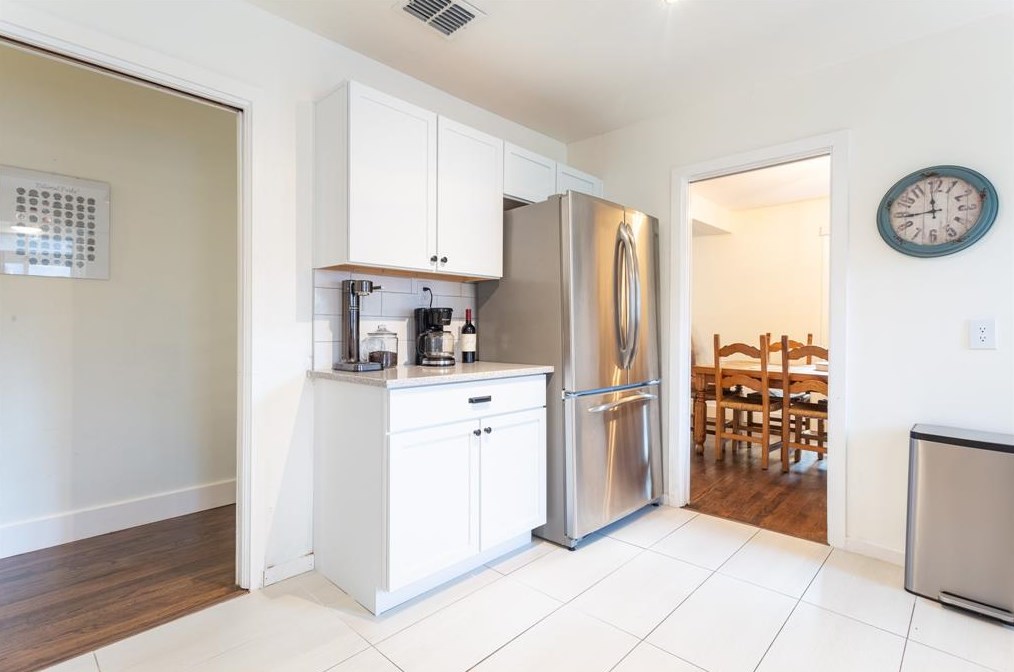 6665 Highgate Ln, Dallas TX 75214-2200 exterior