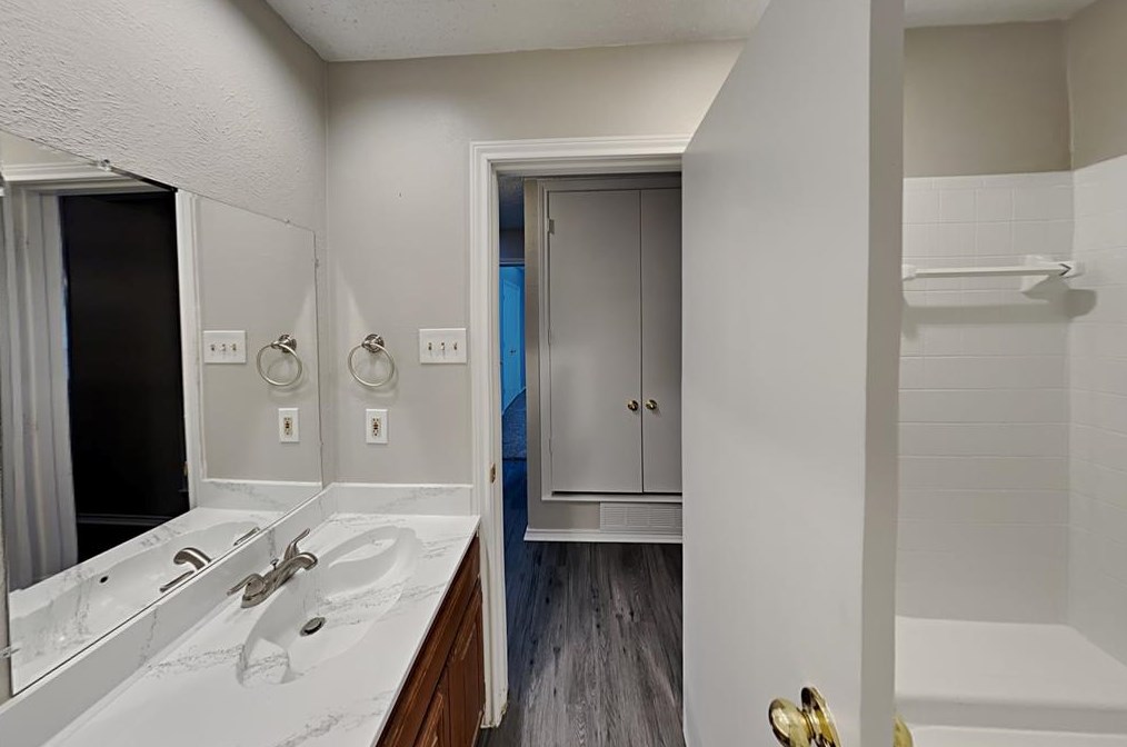 2013 Avignon Dr, Carrollton TX 75007-2452 exterior