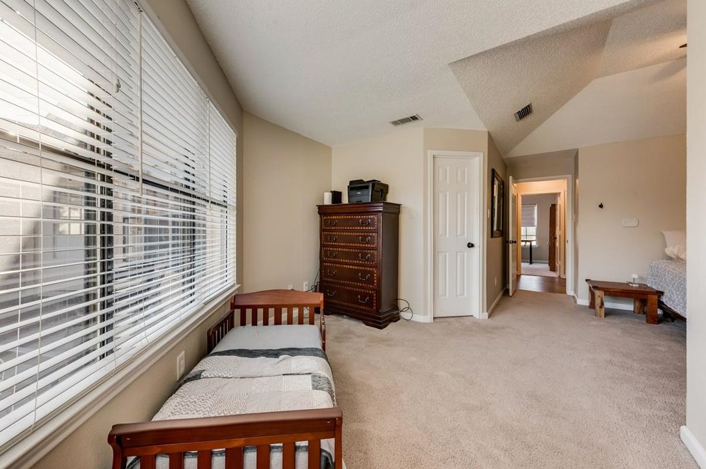 2902 Palisades Dr, Carrollton TX 75007-5083 exterior