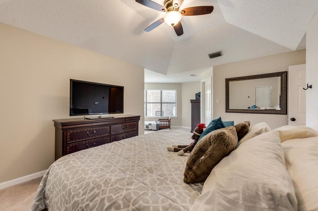 2902 Palisades Dr, Carrollton TX 75007-5083 exterior