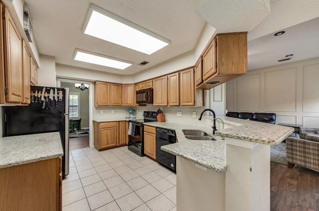 2902 Palisades Dr, Carrollton TX 75007-5083 exterior