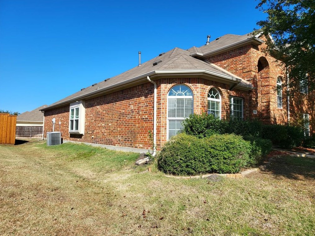 3305 Silver Springs Way, Rowlett TX  75089-2860 exterior