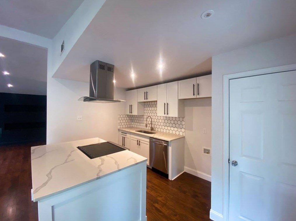 3234 Modella Ave, Dallas TX 75229-2428 exterior